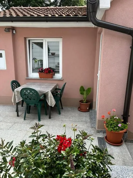 Apartman Indy Marčelji 0*,